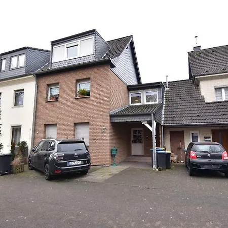 Ferienwohnung Mit Garten Und Pool * Cologne