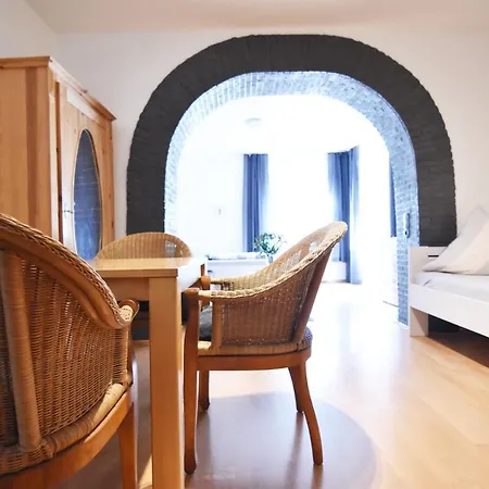 Ferienwohnung Mit Garten Und Pool Apartmán *