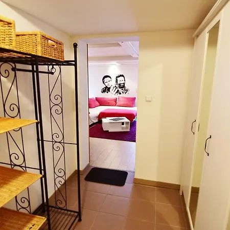 Ferienwohnung Mit Garten Und Pool דירה קלן